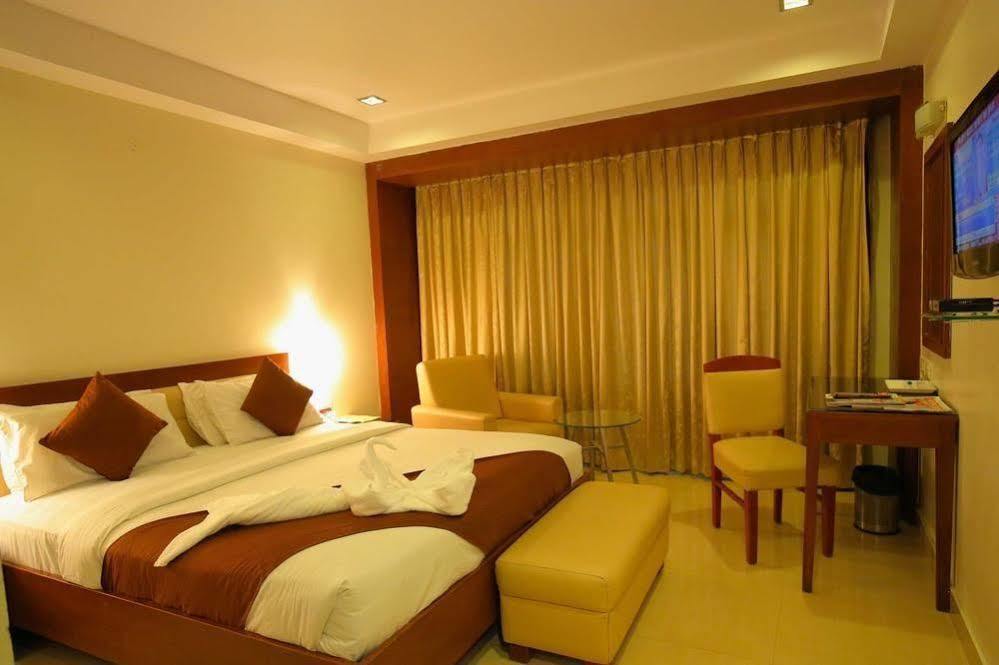 Hotel Meghalaya 비사카파트남 외부 사진